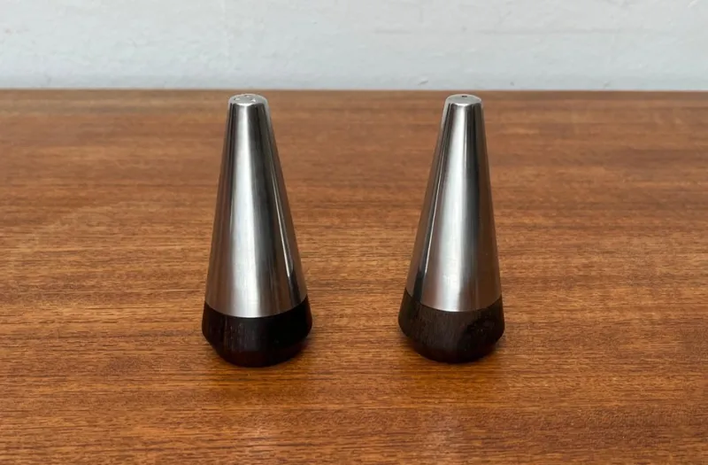 Pamono Mid-Century Danish Pepper and Salt Shakers from A&B Lundtofte, 1960s, Set of 2> Salt & Pepper Shakers
