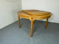 Pamono Mid-Century Danish Round Extendable Oak Dining Table by Borge Mogensen for Karl Andersson & Söner, 1950s><noscript><img width=