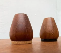 Pamono Mid-Century Danish Teak Pepper and Salt Shaker, 1960s, Set of 2> Salt & Pepper Shakers