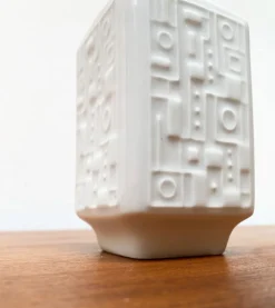 Pamono Mid-Century German Brutalist Porcelain Vase from Wunsiedel Bavaria Porzellan, 1960s><noscript><img width=