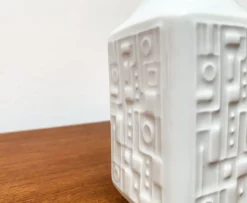 Pamono Mid-Century German Brutalist Porcelain Vase from Wunsiedel Bavaria Porzellan, 1960s><noscript><img width=