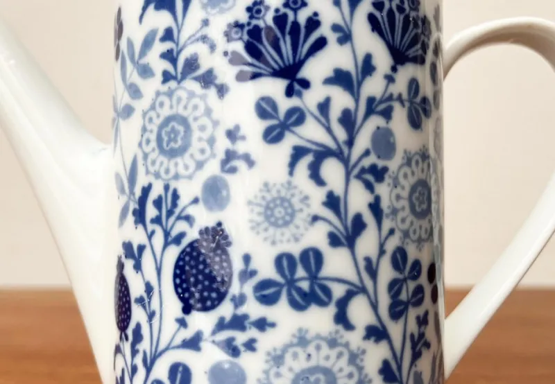 Pamono Mid-Century German Ceramic Tea or Coffee Pot Series Hamburg Form 20 Decor Blumenspiel by Lieselotte Kantner for Melitta, 1960s> Dinnerware Accessories