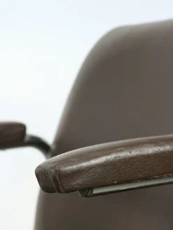 Pamono Mid-Century Italian Brown Leather Swivel Chair><noscript><img width=