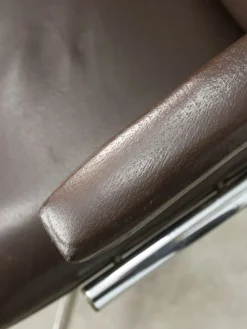 Pamono Mid-Century Italian Brown Leather Swivel Chair><noscript><img width=