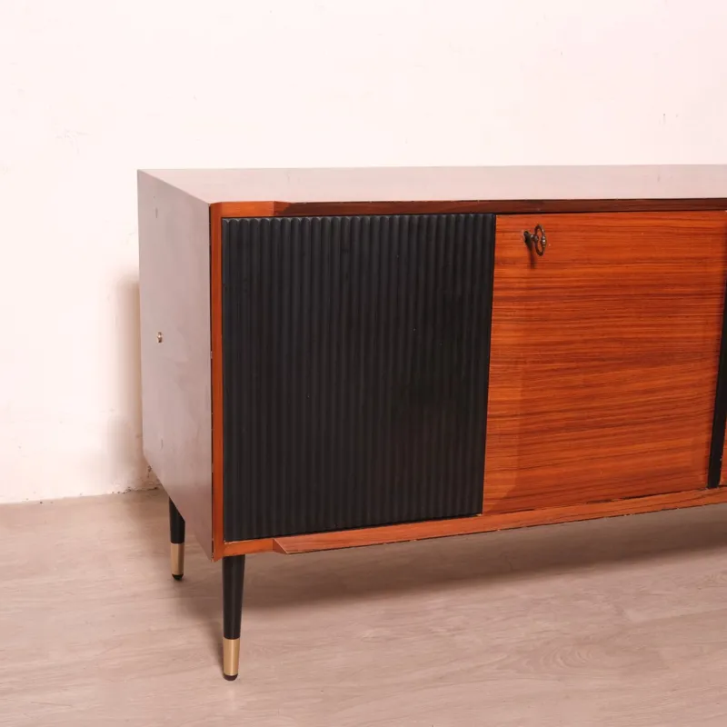 Pamono Mid-Century Italian Credenza, 1950s> Sideboards & Buffets