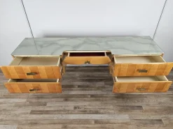Pamono Mid-Century Italian Maple and Glass Chest of Drawers with Brass Details, 1950s><noscript><img width=