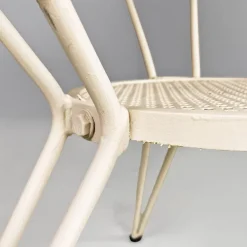 Pamono Mid-Century Italian Modern White Iron Round Garden Table with Flower Decor, 1960><noscript><img width=