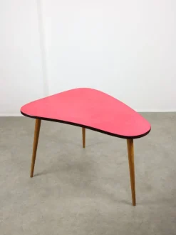 Pamono Mid-Century Italian Oval Red Children's Table> Children's Tables