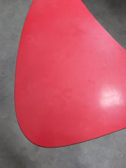 Pamono Mid-Century Italian Oval Red Children's Table> Children's Tables