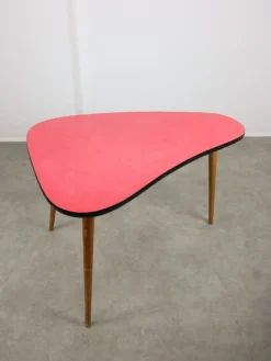 Pamono Mid-Century Italian Oval Red Children's Table><noscript><img width=