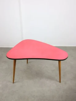 Pamono Mid-Century Italian Oval Red Children's Table><noscript><img width=