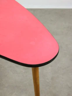 Pamono Mid-Century Italian Oval Red Children's Table><noscript><img width=