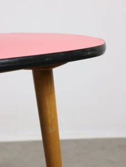 Pamono Mid-Century Italian Oval Red Children's Table><noscript><img width=