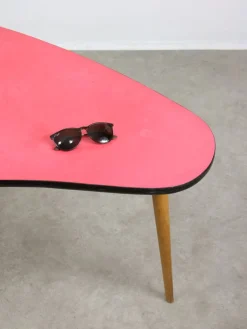 Pamono Mid-Century Italian Oval Red Children's Table><noscript><img width=