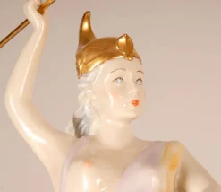 Pamono Mid-Century Italian Porcelain Sculpture of Diana the Huntress by Cesare Villari for Capodimonte><noscript><img width=