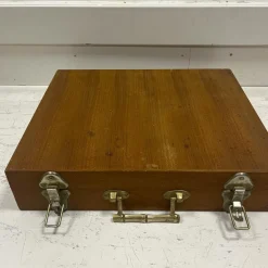 Pamono Mid-Century Italian Teak Handled Cutlery Set in Canteen, 1970s, Set of 100><noscript><img width=