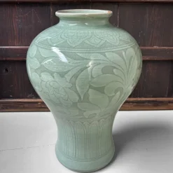 Pamono Mid-Century Japanese Celadon Glazed Vase, 1950s-1970s><noscript><img width=