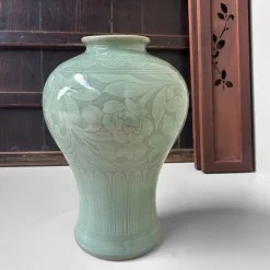 Pamono Mid-Century Japanese Celadon Glazed Vase, 1950s-1970s><noscript><img width=