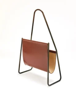 Pamono Mid-Century Magazine Rack in Brass & Brown Leather attributed to Carl Auböck, Austria, 1950s><noscript><img width=