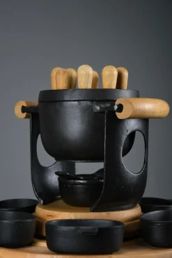 Pamono Mid-Century Modern Cast Iron and Wood Fondue Set by Richard Nissen for Bodum, 1960s, Set of 18> Dinnerware Accessories