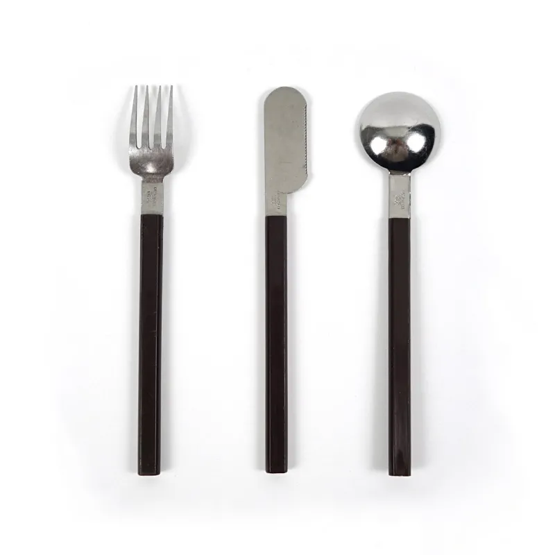 Pamono Mid-Century Modern Concorde Cutlery Set by Raymond Loewy for Air France, Set of 26> Cutlery & Serving Utensils