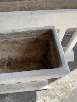 Pamono Mid-Century Modern Concrete Planters, 1960s, Set of 2><noscript><img width=