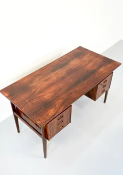 Pamono Mid-Century Modern Danish Executive Desk in Teak><noscript><img width=