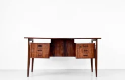 Pamono Mid-Century Modern Danish Executive Desk in Teak><noscript><img width=