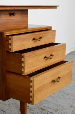 Outlet Pamono Mid-Century Modern Danish Walnut and Brass Desk by Alfred Cox, 1960s