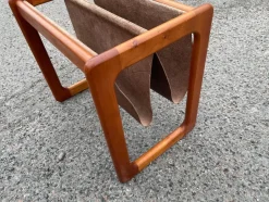 Pamono Mid-Century Modern Danish Magazine Holder Crafted in Teak and Leather, 1967><noscript><img width=