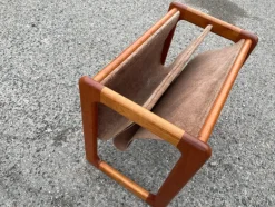 Pamono Mid-Century Modern Danish Magazine Holder Crafted in Teak and Leather, 1967><noscript><img width=