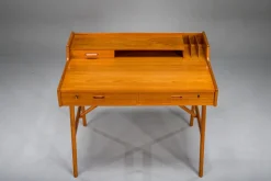 Pamono Mid-Century Modern Danish Teak Desk by Arne Wahl Iversen, 1960s><noscript><img width=