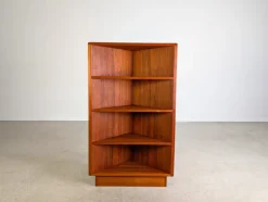 Pamono Mid-Century Modern Danish Bookcase in Teak, 1960