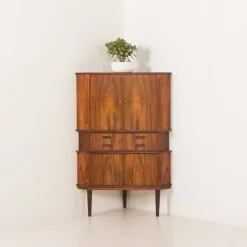 Pamono Mid-Century Modern Danish Rosewood Corner Cabinet, 1960s> Cabinets & Wardrobes