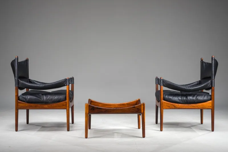 Hot Pamono Mid-Century Modern Danish Armchairs and Coffee Table by Kristian Vedel for Sören Willadsen, 1960s, Set of 3