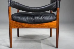 Hot Pamono Mid-Century Modern Danish Armchairs and Coffee Table by Kristian Vedel for Sören Willadsen, 1960s, Set of 3