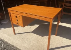 Pamono Mid-Century Modern Danish Teak Desk by Domino Mobler, 1960><noscript><img width=
