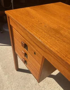 Pamono Mid-Century Modern Danish Teak Desk by Domino Mobler, 1960><noscript><img width=