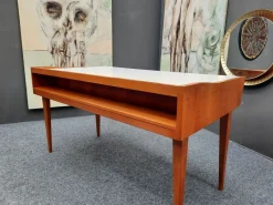 Pamono Mid-Century Modern Desk in Cherry and Formica, 1950s><noscript><img width=