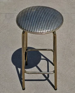 Pamono Mid-Century Modern Home Cocktail Bar with Bar Stools and Mirror, England, 1960s, Set of 4><noscript><img width=