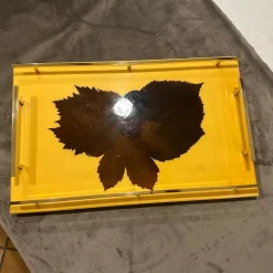 Pamono Mid-Century Modern Italian Lacquered Wood and Brass Serving Tray, 1960s><noscript><img width=