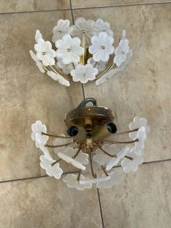 Pamono Mid-Century Modern Murano Glass Flower Wall Lamps, 1960s, Set of 2><noscript><img width=