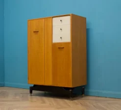 Pamono Mid-Century Modern Oak Wardrobe from G-Plan, 1960s><noscript><img width=