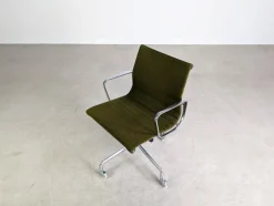 Pamono Midcentury Modern Office Chair by Charles & Ray Eames for Herman Miller><noscript><img width=