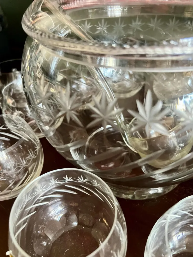 Pamono Mid-Century Modern Punch Set with 12 Glasses and Glass Ladle, 1960s, Set of 13> Glassware