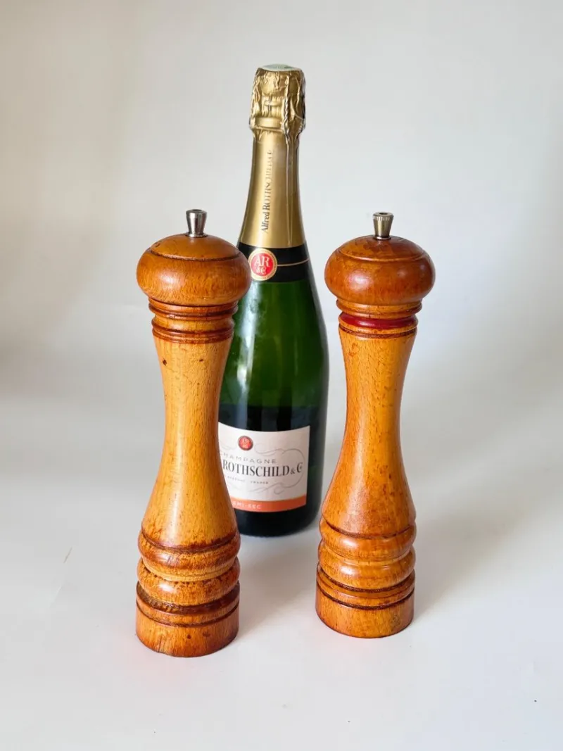 Pamono Mid-Century Modern Salt and Pepper Shaker, Set of 2> Salt & Pepper Shakers
