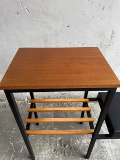 Pamono Mid-Century Modern Side Table with Magazine Rack><noscript><img width=