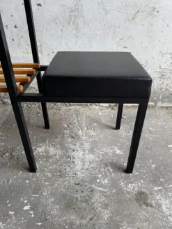 Pamono Mid-Century Modern Side Table with Magazine Rack><noscript><img width=