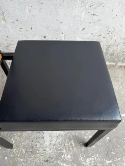 Pamono Mid-Century Modern Side Table with Magazine Rack><noscript><img width=