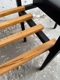 Pamono Mid-Century Modern Side Table with Magazine Rack><noscript><img width=